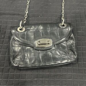 B Makowsky leather purse